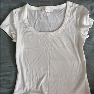 Elegant White Ribbed Short Sleeve Top